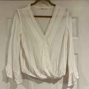 Francesca’s NWOT Gloria Swiss Dot Surplice Blouse